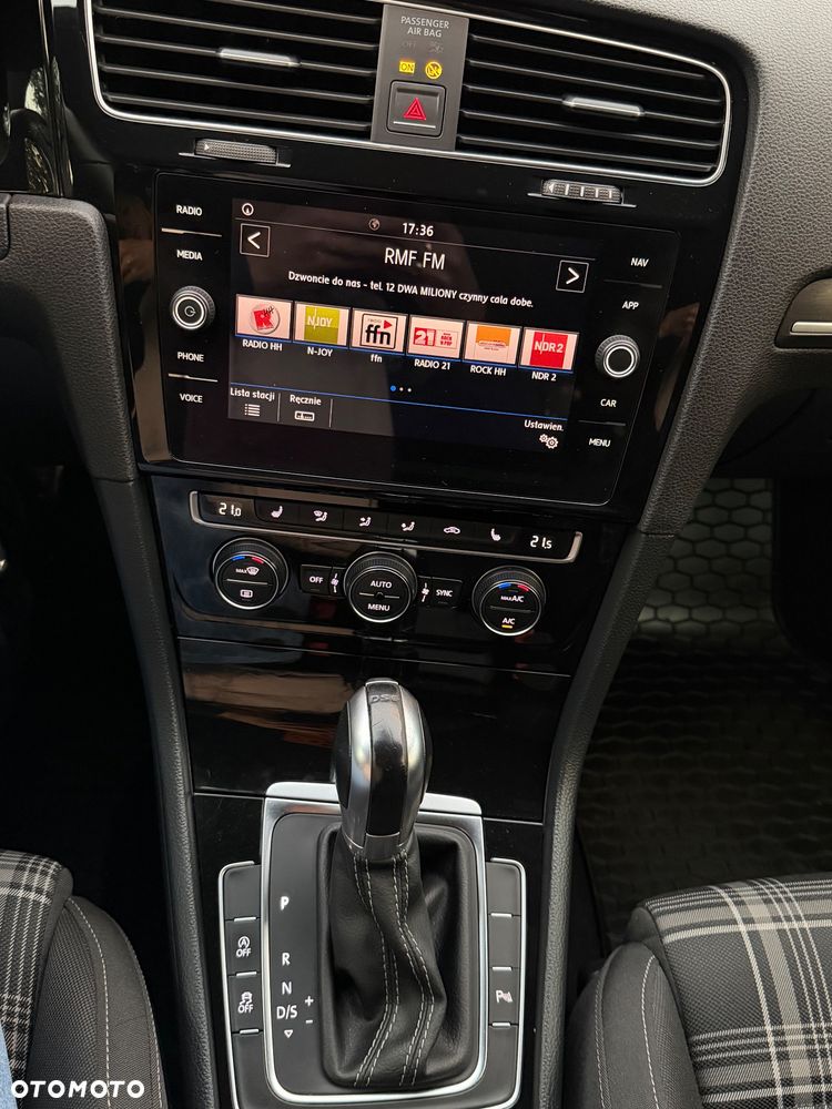 Volkswagen Golf - 27