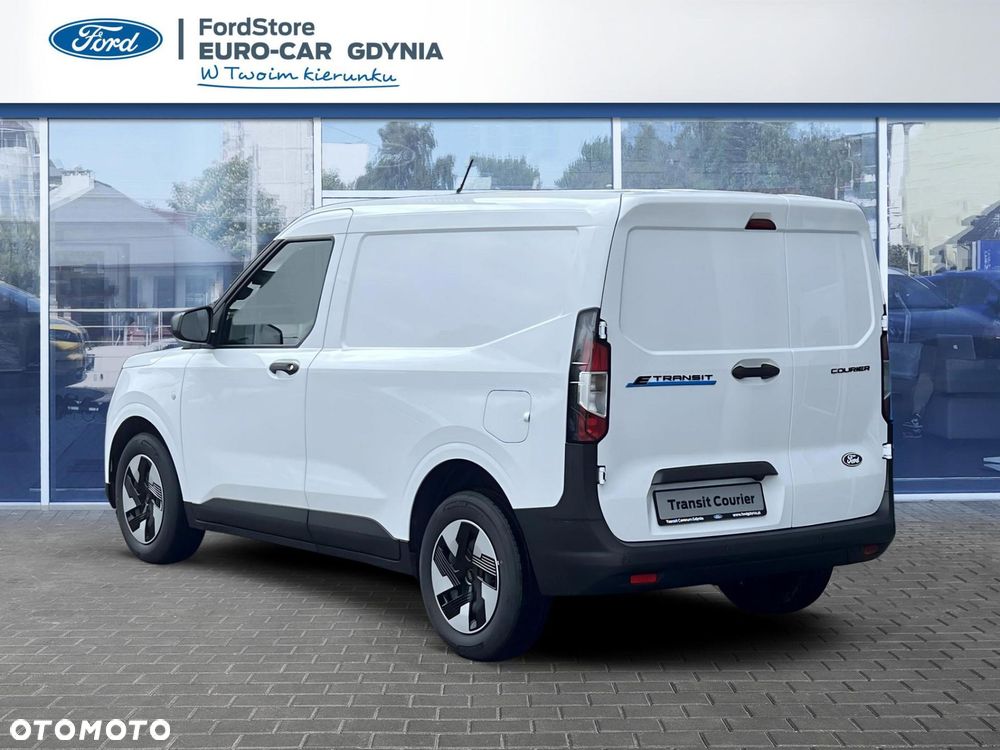 Ford Transit Courier - 5