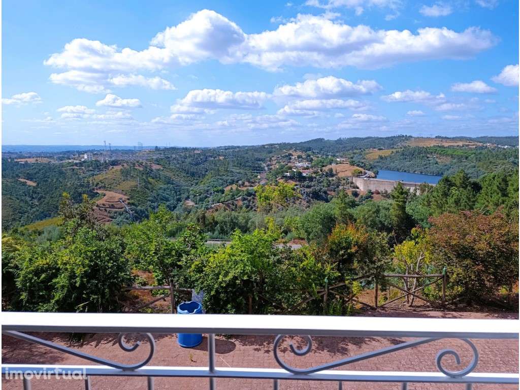 Moradia com vista para a Albufeira de Castelo de Bode - Grande imagem: 2/34