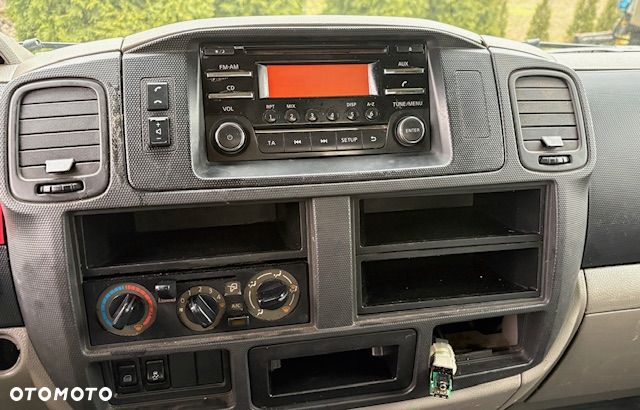 Nissan NT400 Cabstar 3,5t - 24