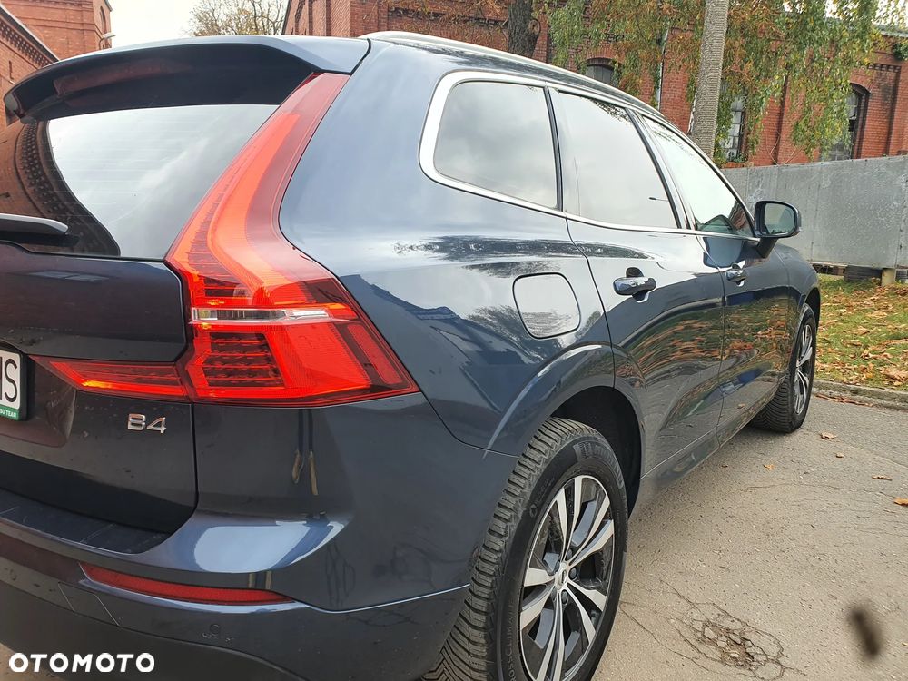 Volvo XC 60 B4 B Geartronic Momentum Pro - 4