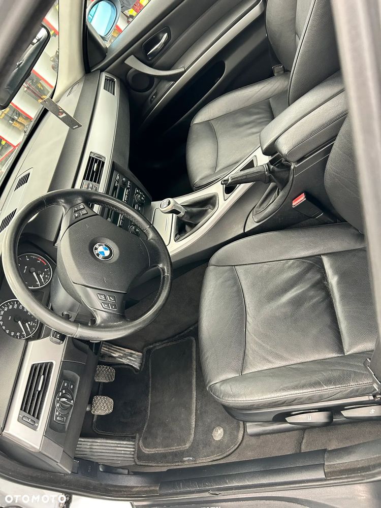 BMW Seria 3 320d - 6