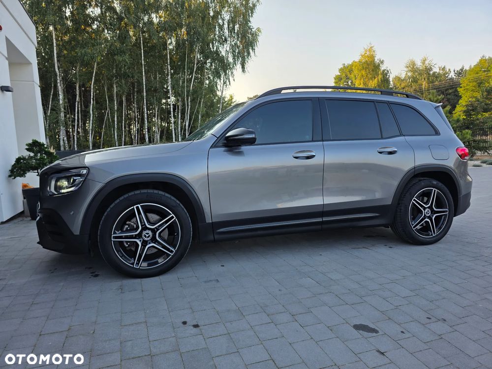 Mercedes-Benz GLB - 11