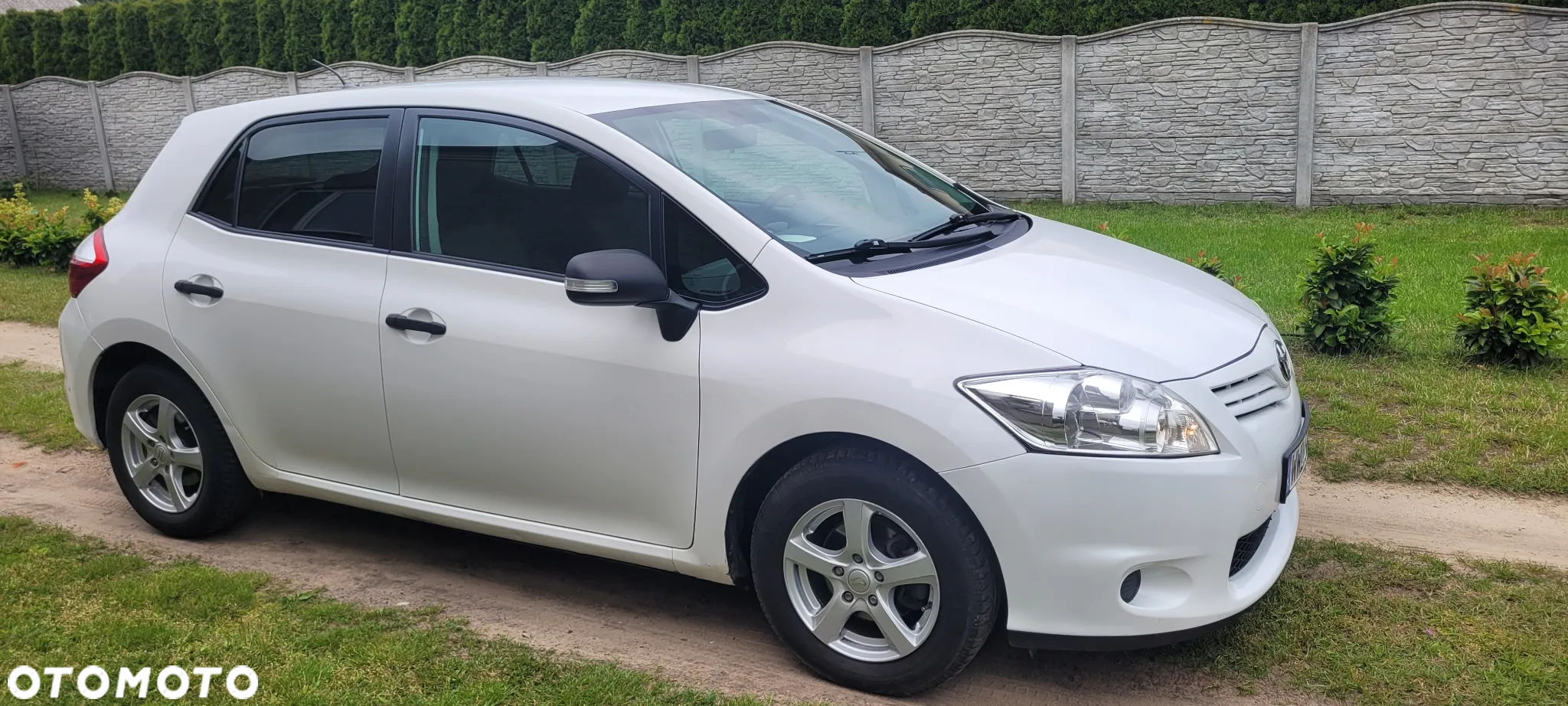 Toyota Auris 1.33 VVT-i Premium Comfort - 2