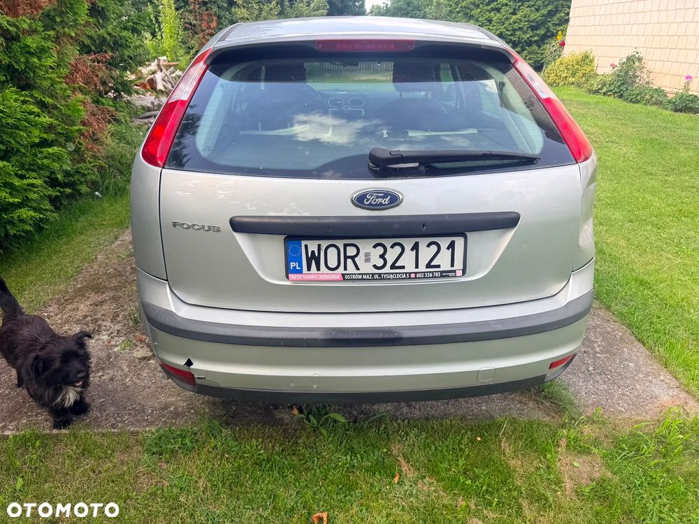 Ford Focus 1.6 Ambiente - 4