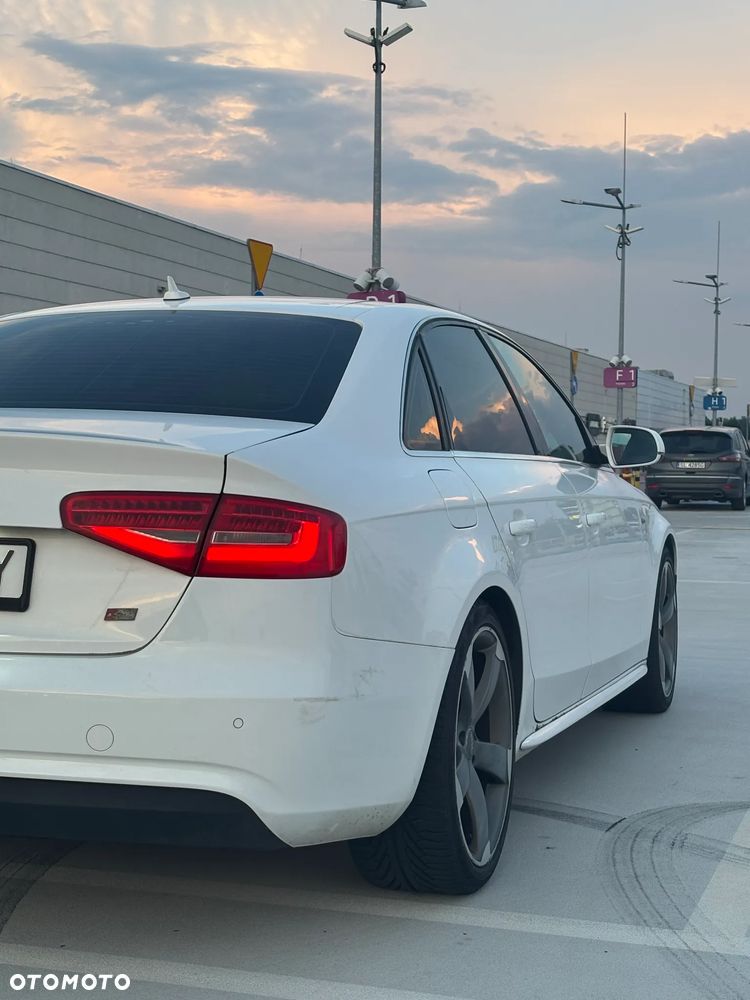 Audi A4 Limousine - 17