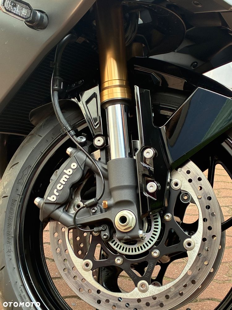 Suzuki GSX 1000 - 3