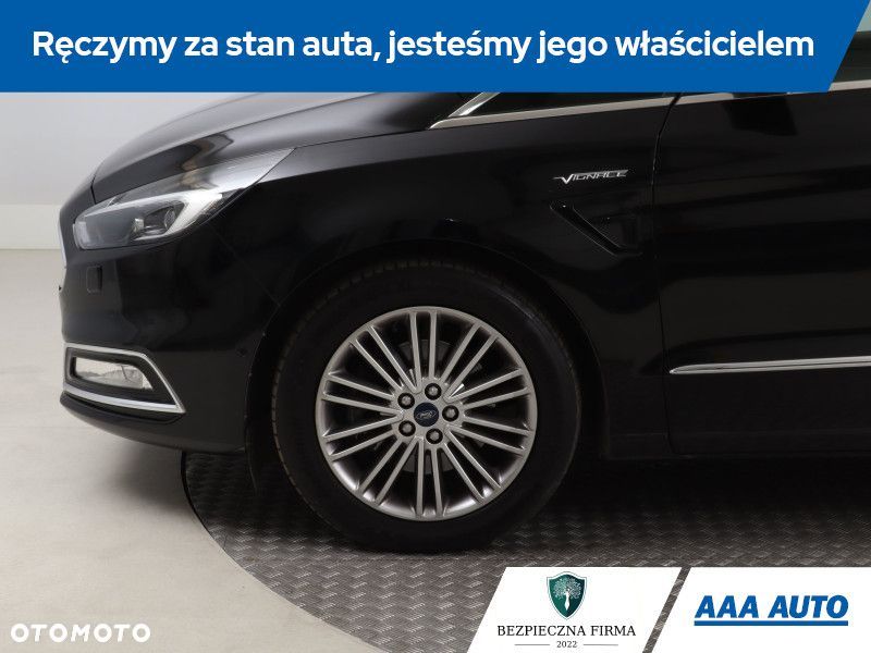 Ford S-Max - 17