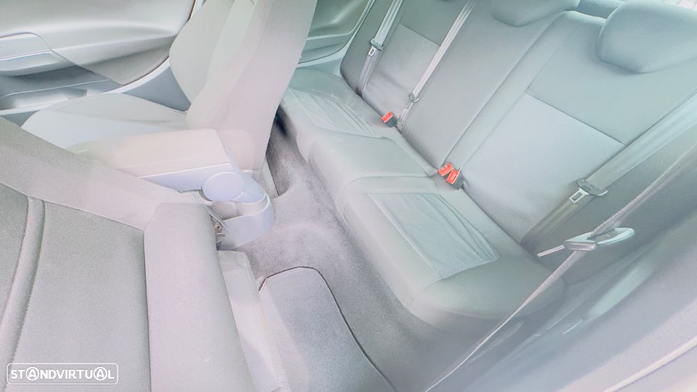 SEAT Ibiza 1.6 TDI Sport DPF - 8