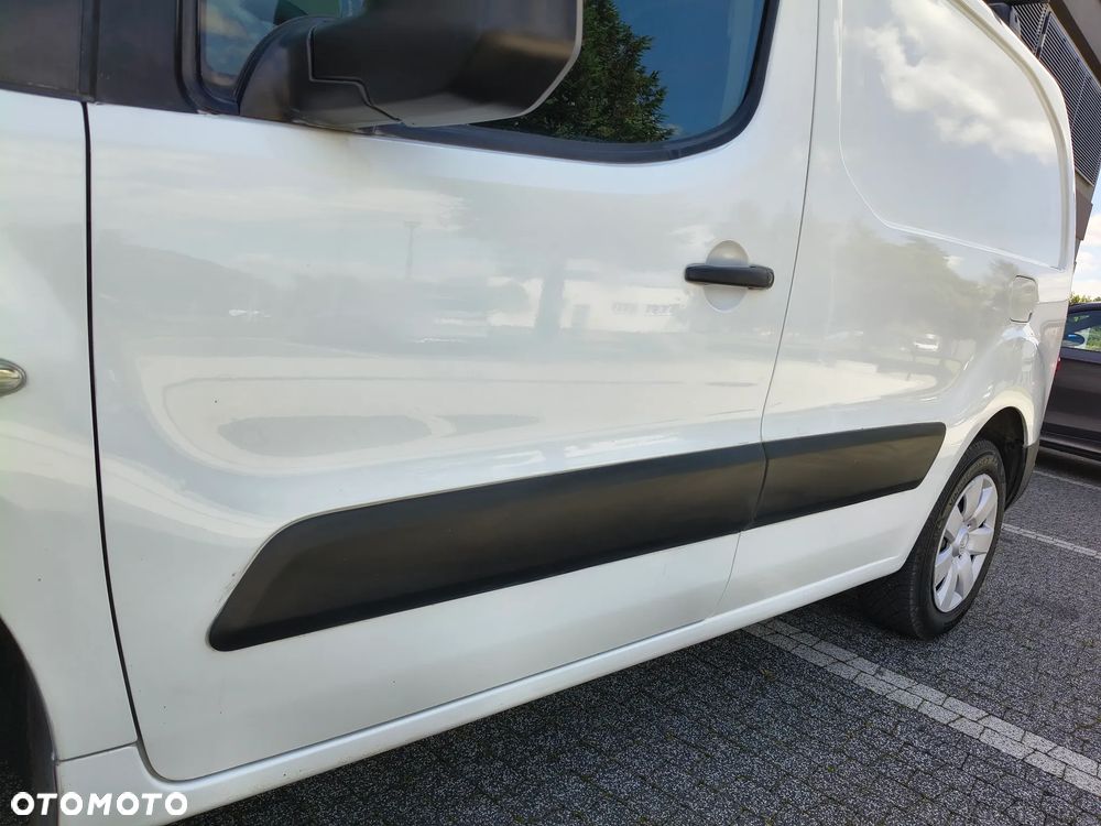 Citroën BERLINGO 1.6 HDI (90KM) 5-BIEGÓW (L1H1) KLIMA WEBASTO STAN IDEALNY 100% BEZWYPADKOWY SERWIS KM NIE MA RDZY - 31
