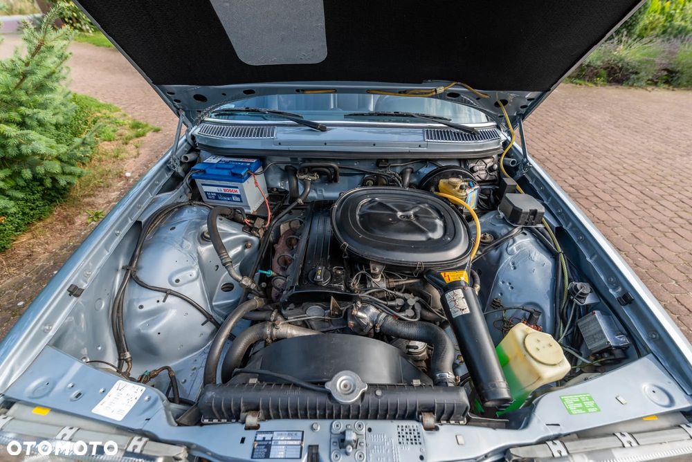 Mercedes-Benz W123 - 13