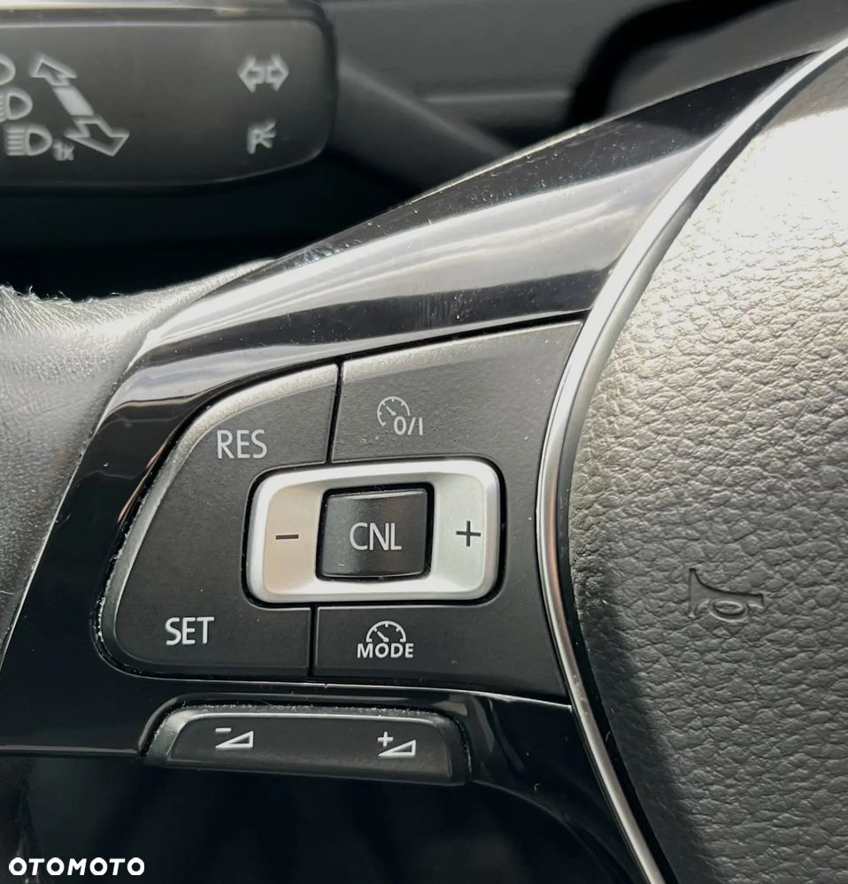 Volkswagen Passat 1.8 TSI BMT Comfortline - 28