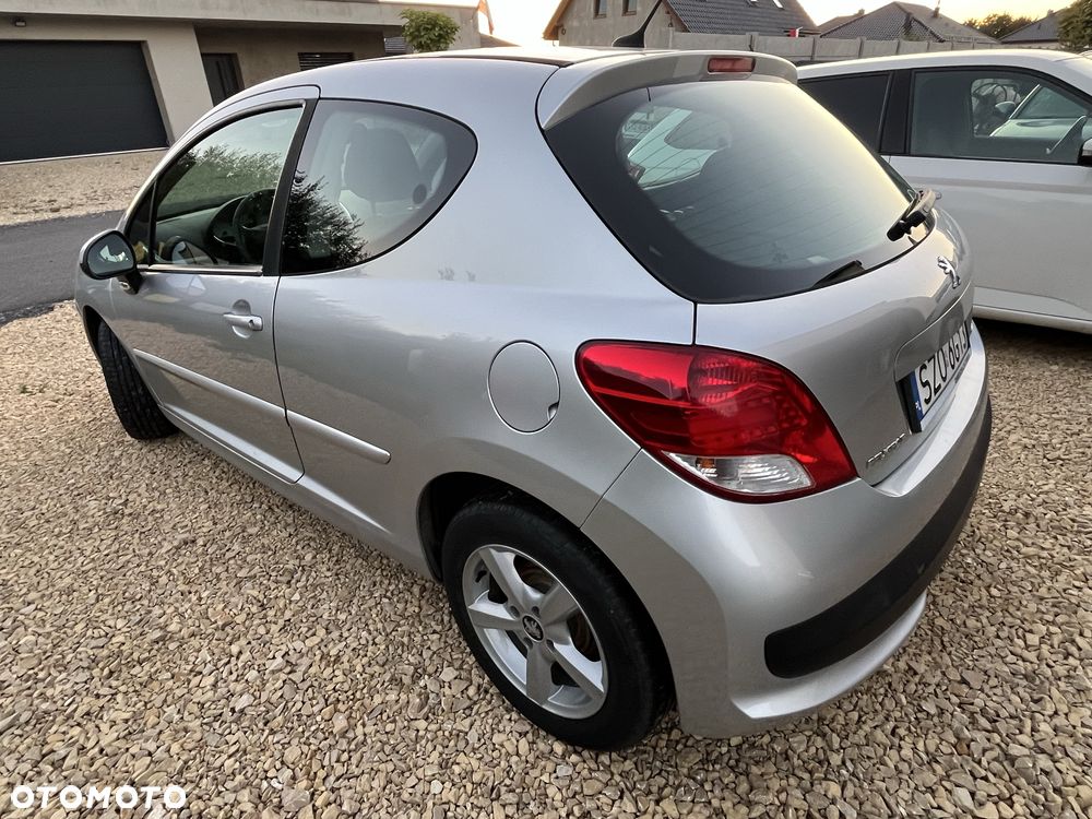 Peugeot 207 2009 photo 4