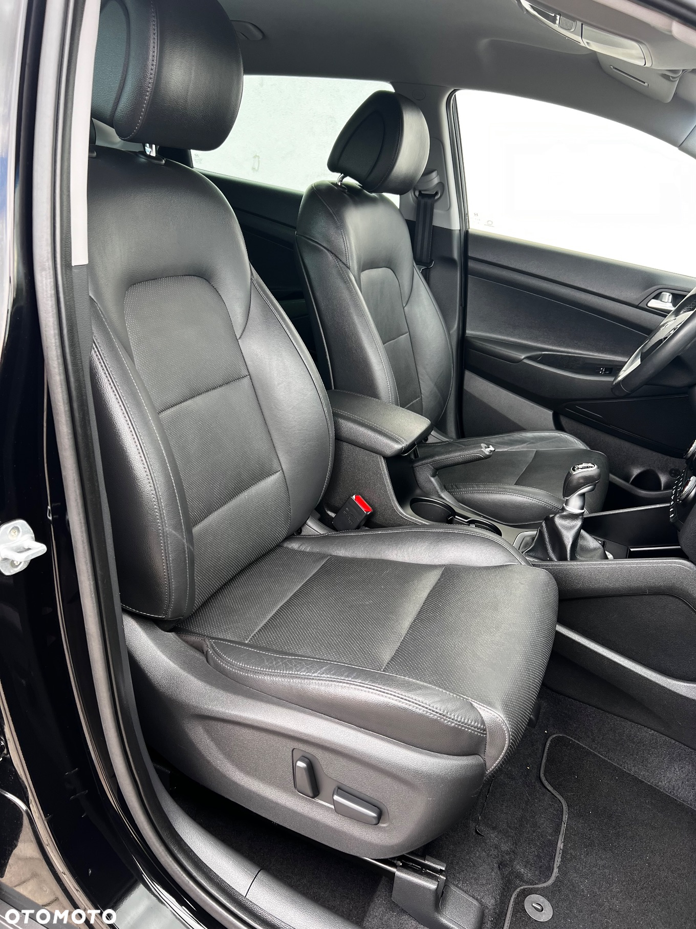 Hyundai Tucson 1.6 GDi 2WD Select - 28
