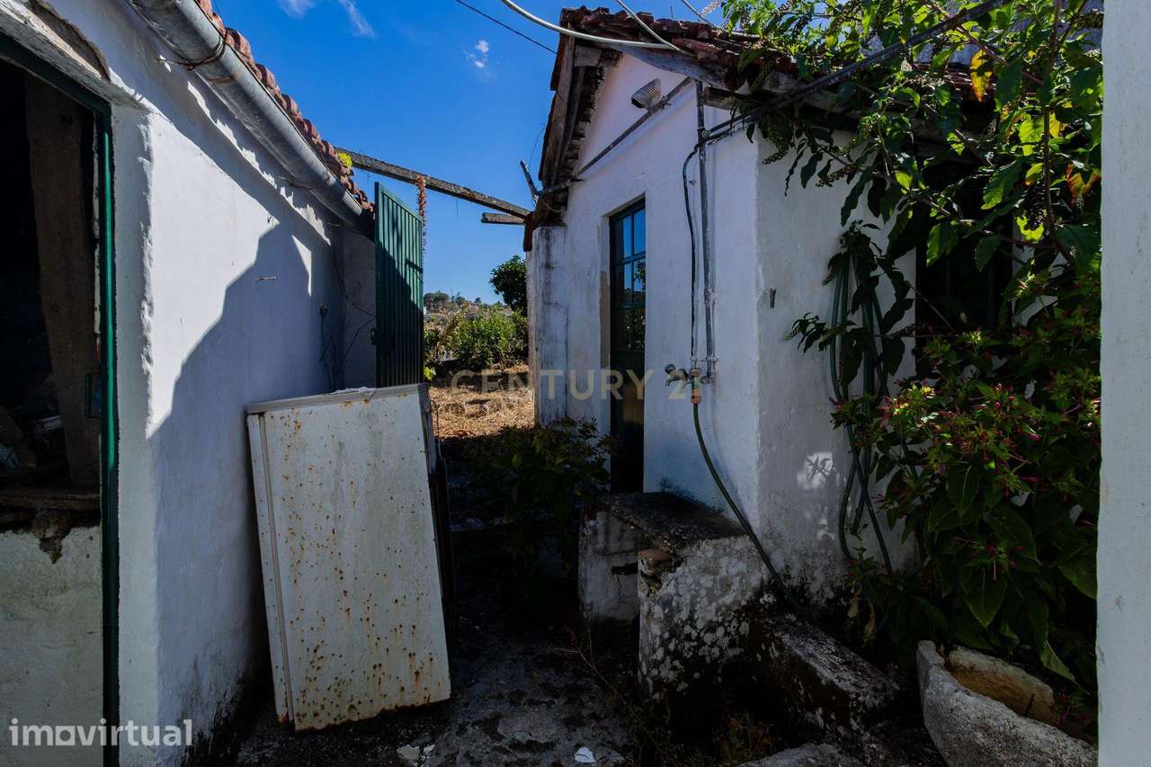 Casa no Covão do Coelho, Minde para recuperar - Grande imagem: 4/22