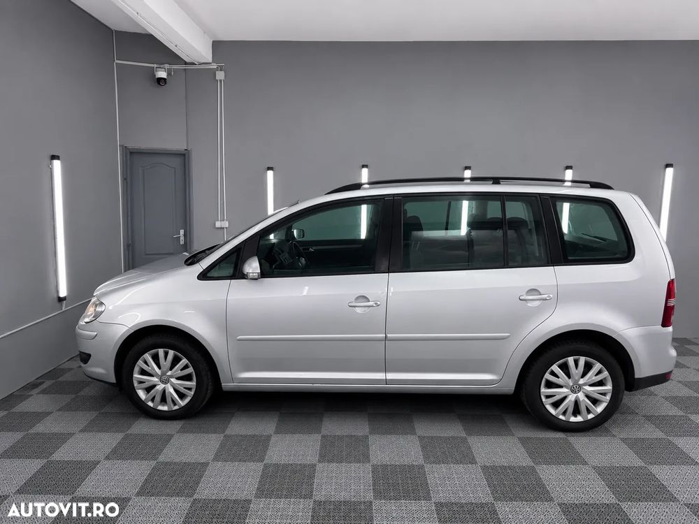 Volkswagen Touran 1.9 TDI Conceptline - 12