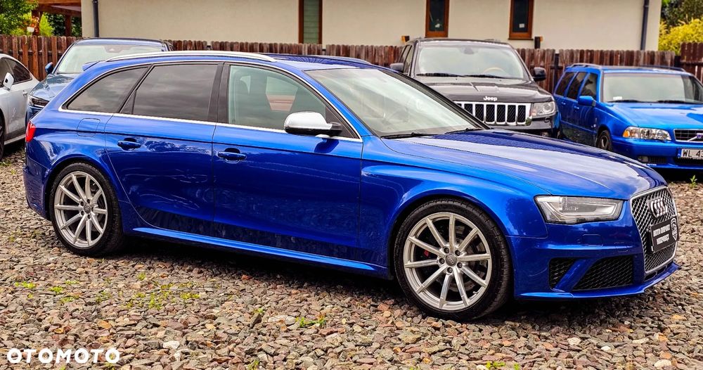 Audi RS4 Avant - 33