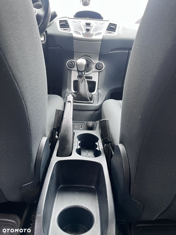 Ford Fiesta - 17