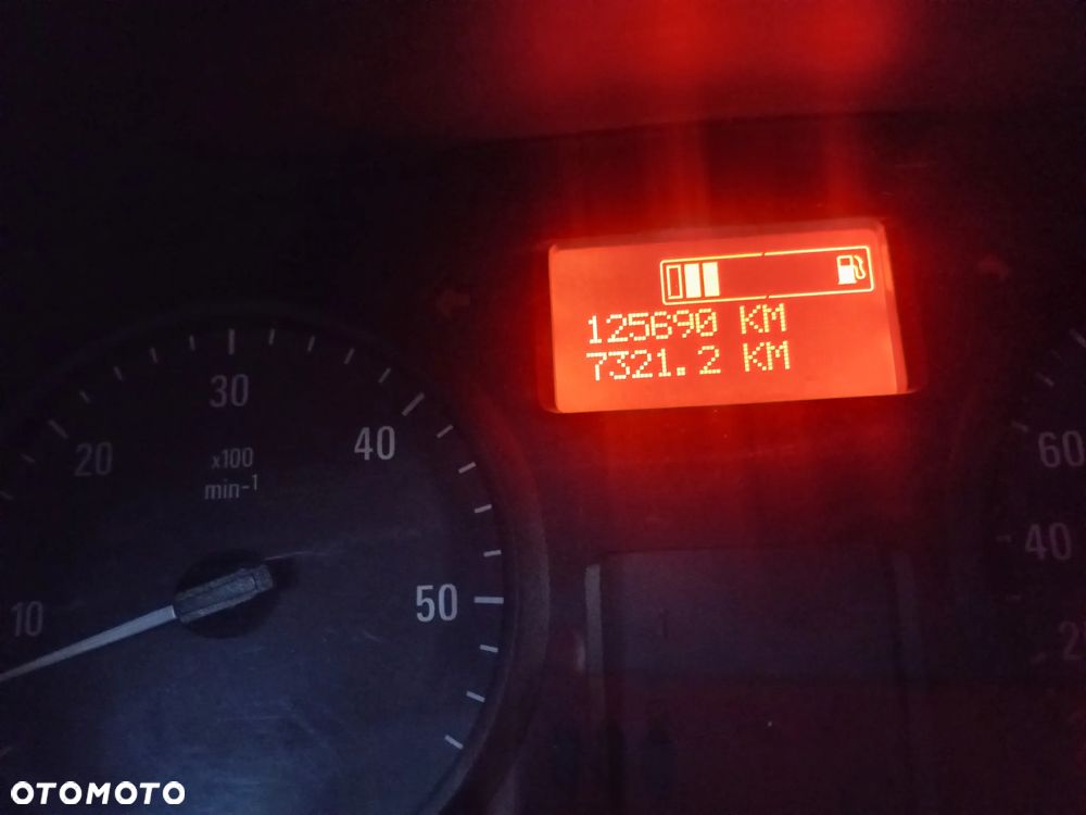 Opel Vivaro - 15