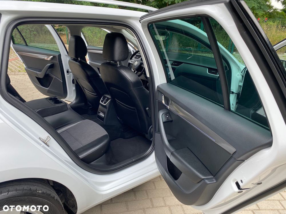 Skoda Octavia Combi 1.6 TDI DSG Premium Edition - 28