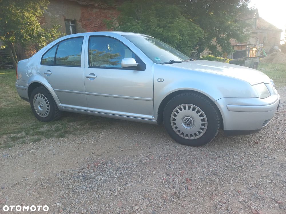 Volkswagen Bora 1.6 FSI - 2