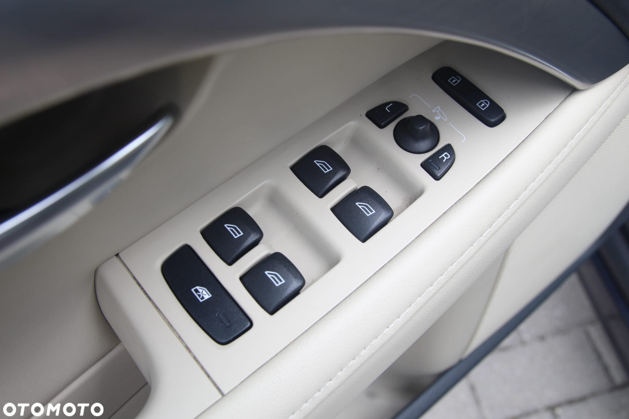Volvo V70 1.6D DRIVe Momentum - 24