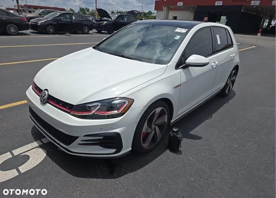 Volkswagen Golf - 3