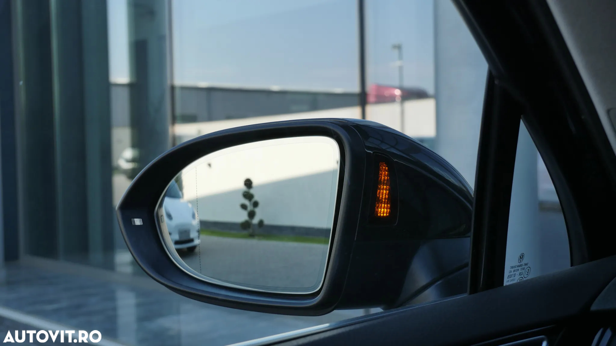 Volkswagen Passat Variant 2.0 TDI SCR DSG Business - 33