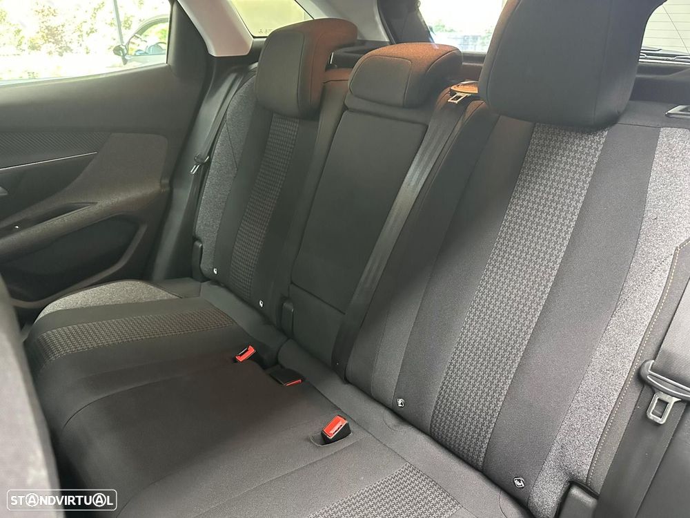 Peugeot 3008 1.5 BlueHDi GT Line EAT8 - 29