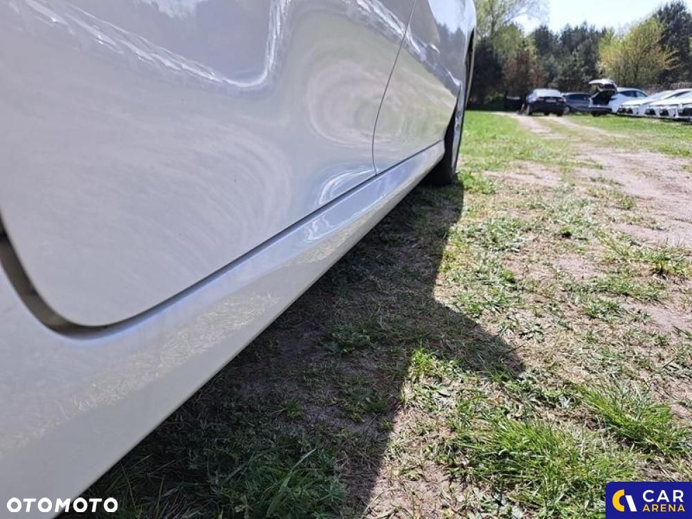 Toyota Camry - 35