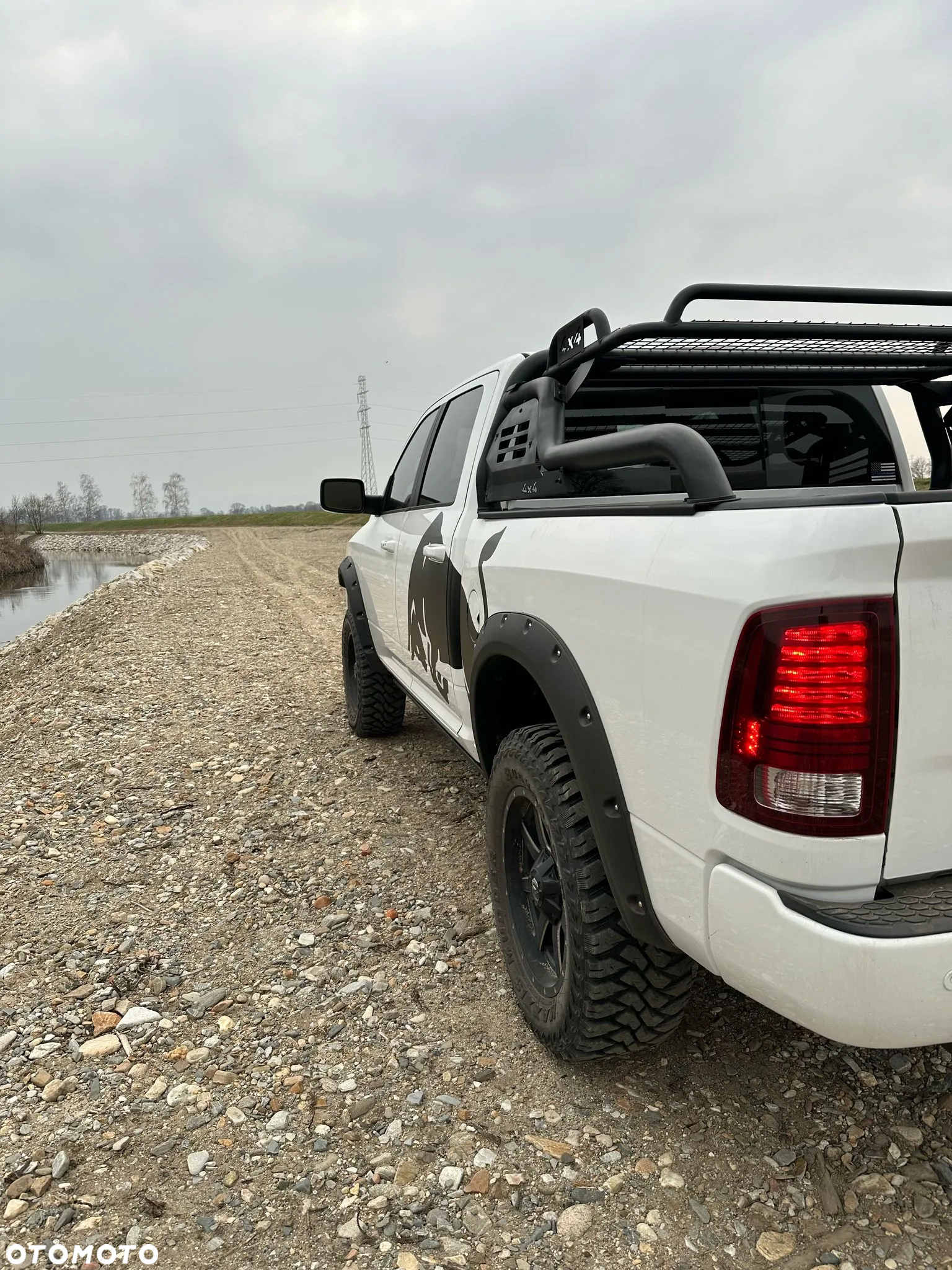 RAM 1500 5.7 Crew Cab Shortbed Laramie Sport Full - 4