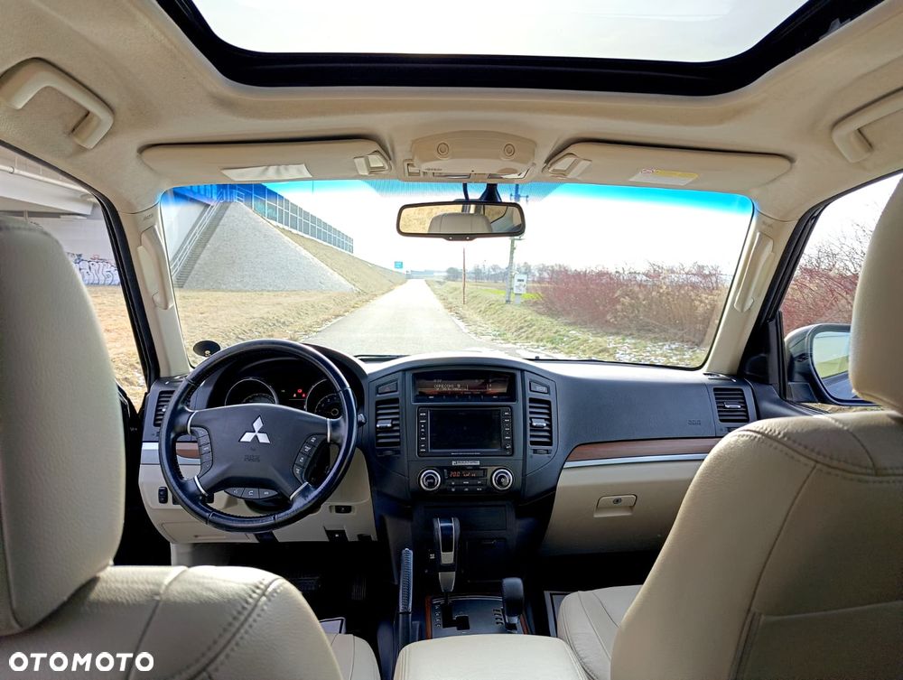 Mitsubishi Pajero 3.2 DID Intense + - 13