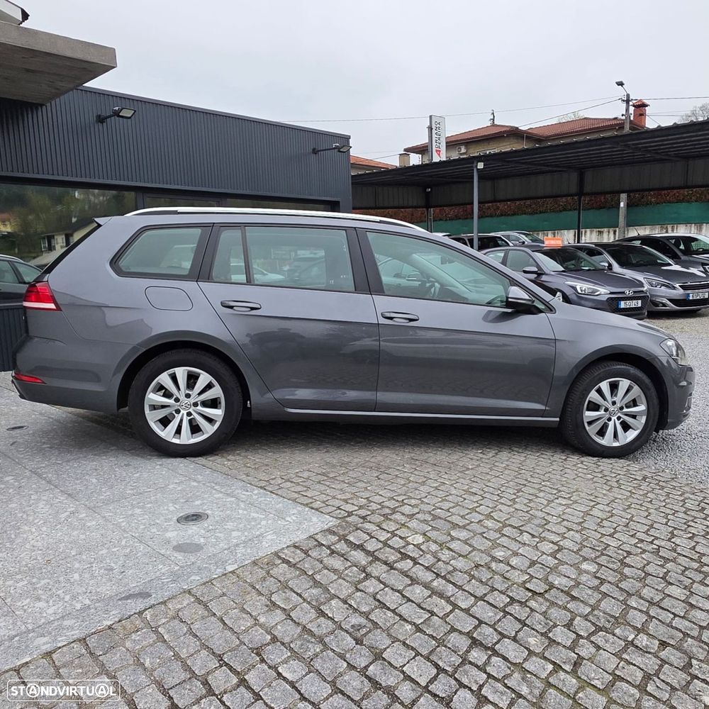VW Golf Variant 1.6 TDi Confortline - 12