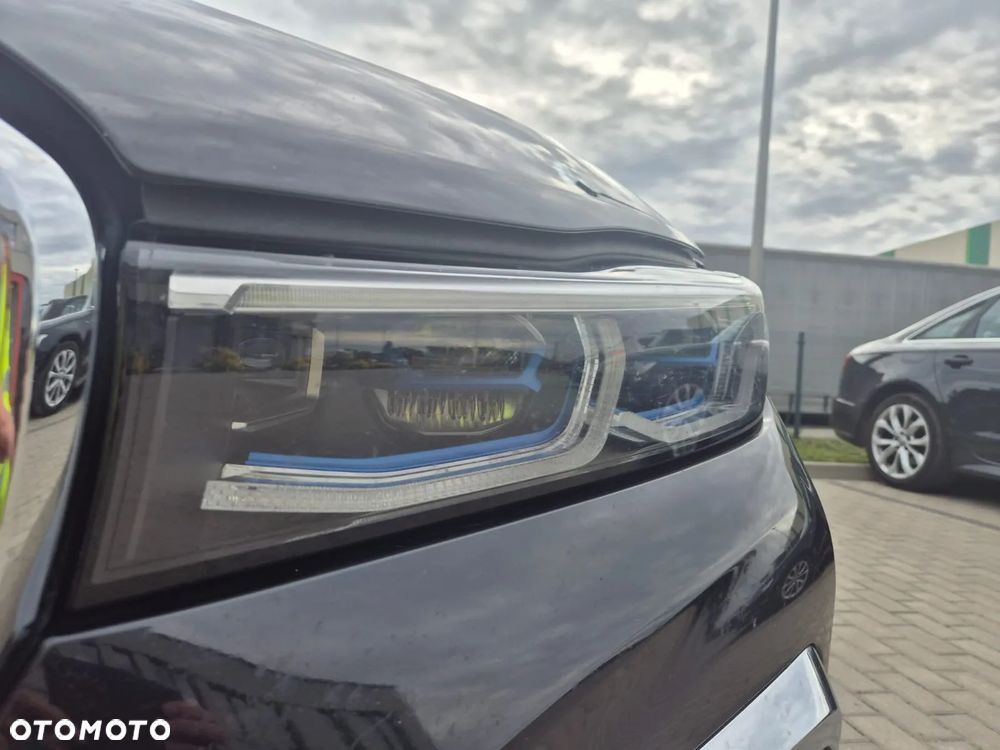 BMW Seria 7 750Li xDrive - 2