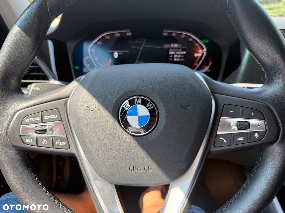 BMW Seria 3 320d MHEV Luxury Line - 12