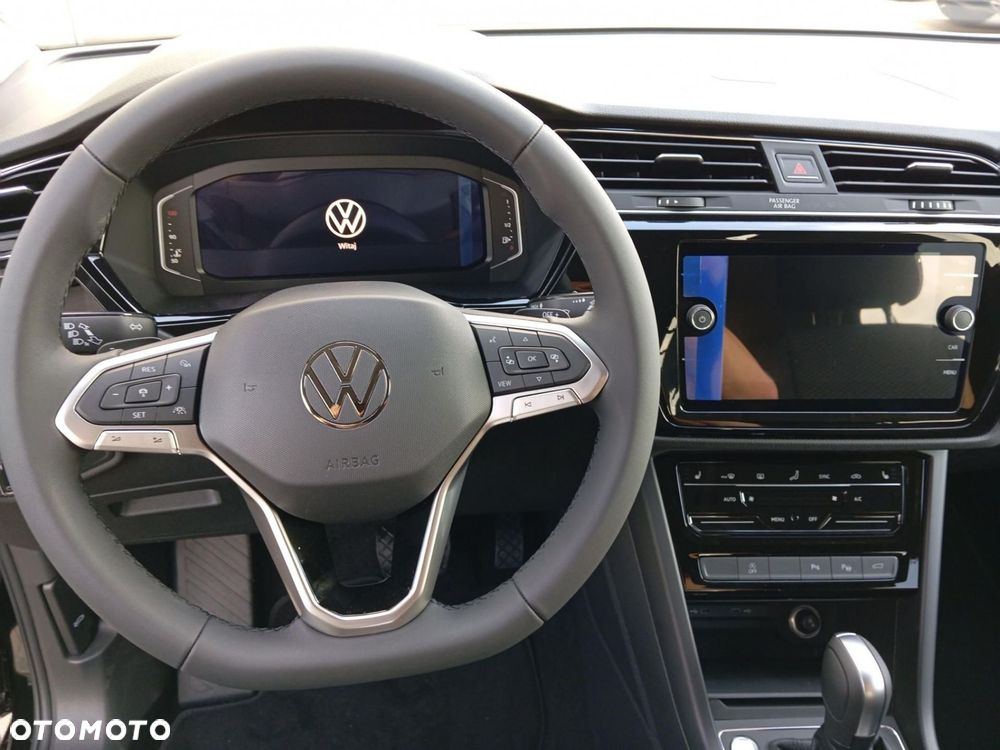 Volkswagen Touran - 14
