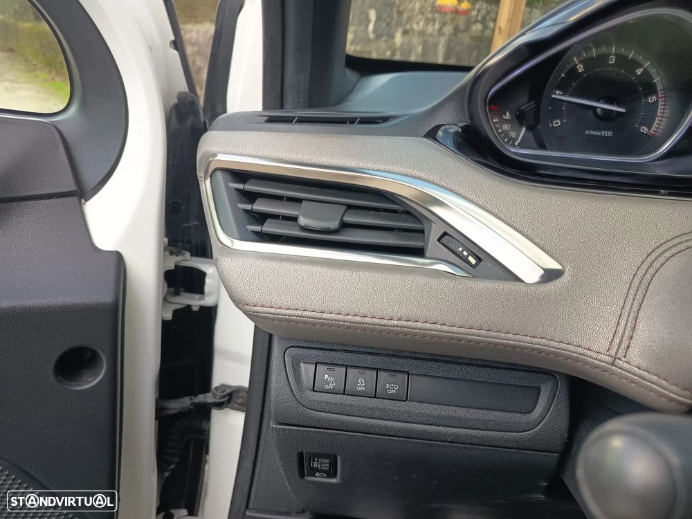 Peugeot 208 1.6 BlueHDi Allure - 16
