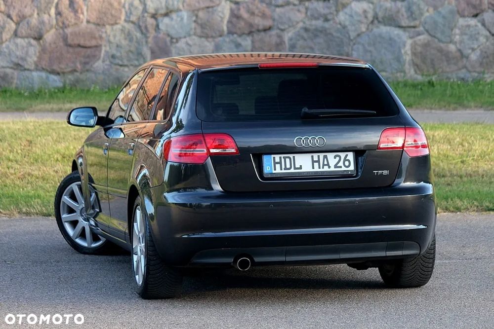 Audi A3 Sportback 1.2 TFSI Attraction - 8