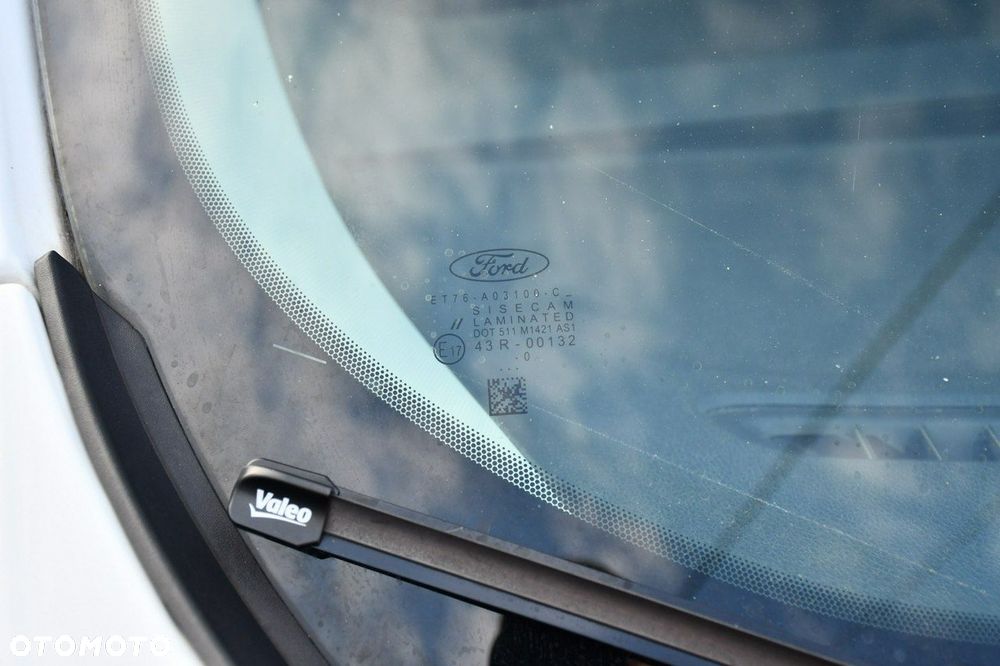 Ford Transit Courier - 39