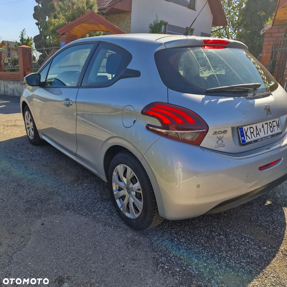 Peugeot 208 - 4