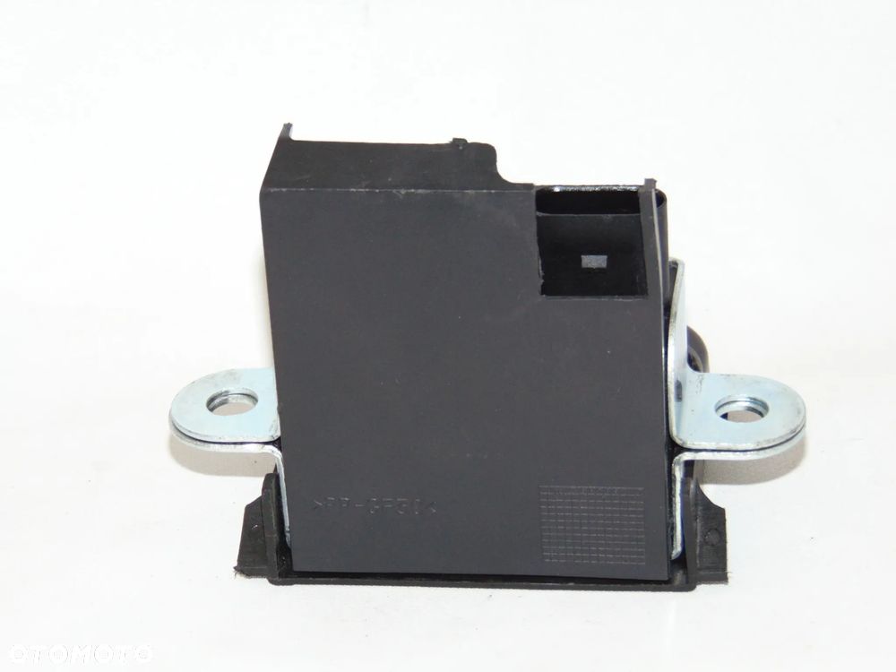 Zamek tylny tył klapy bagażnika VW Volkswagen Golf 5 V HB 03-08r - 4
