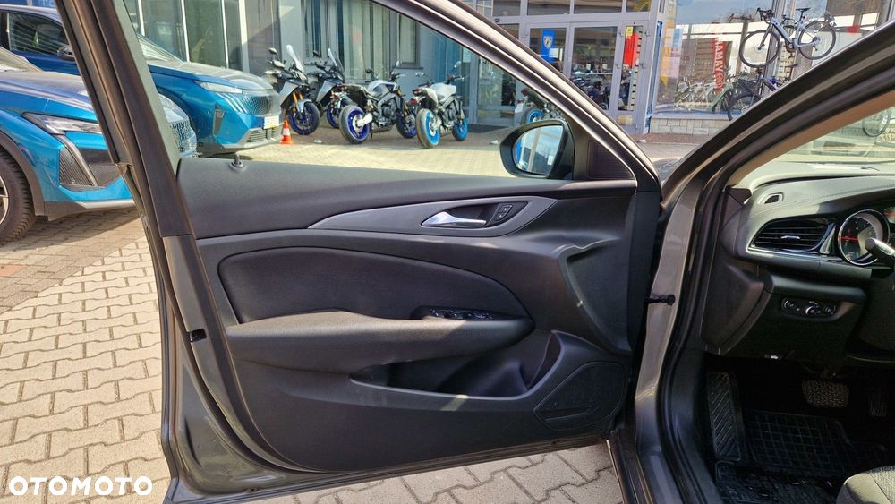 Opel Insignia 1.5 T Enjoy S&S - 12