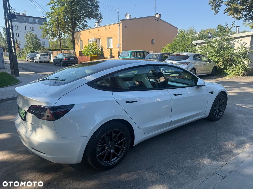 Tesla Model 3 - 5