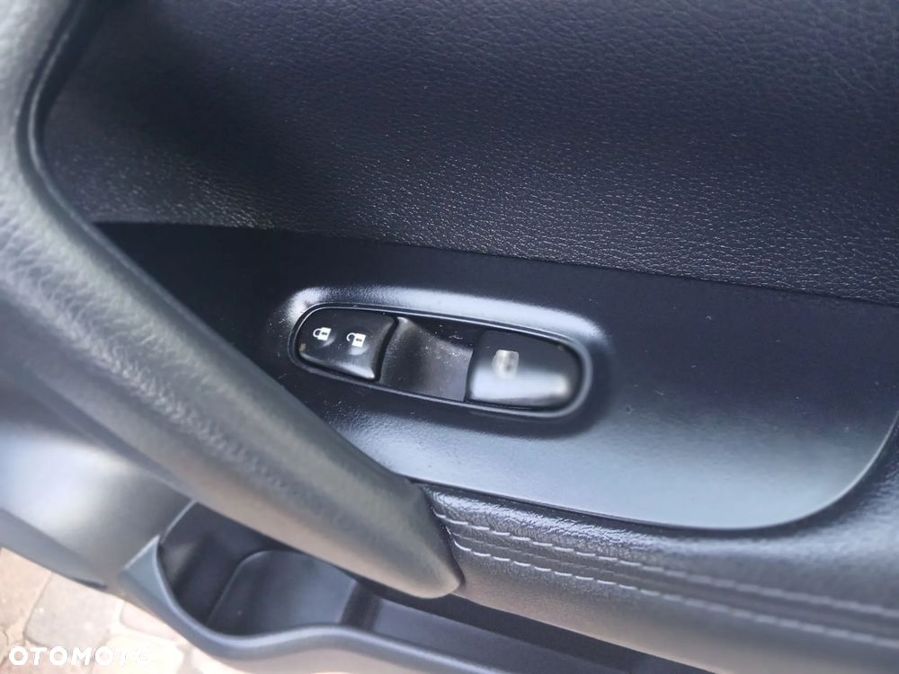 Nissan Qashqai 1.3 DIG-T N-Connecta - 33