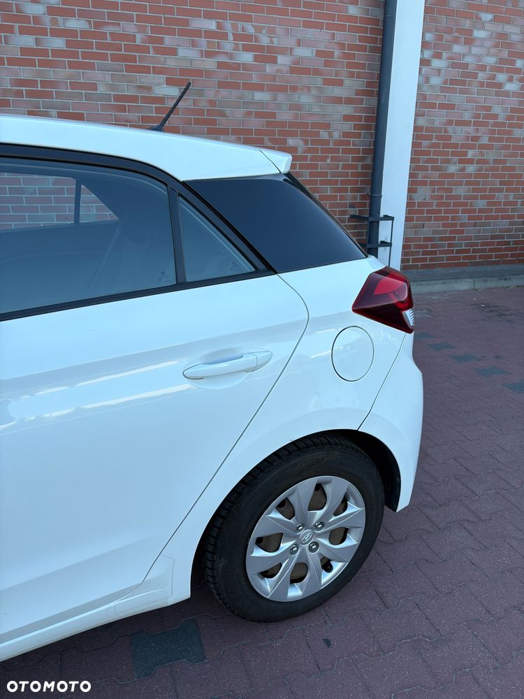 Hyundai i20 1.1 CRDi Classic + - 8