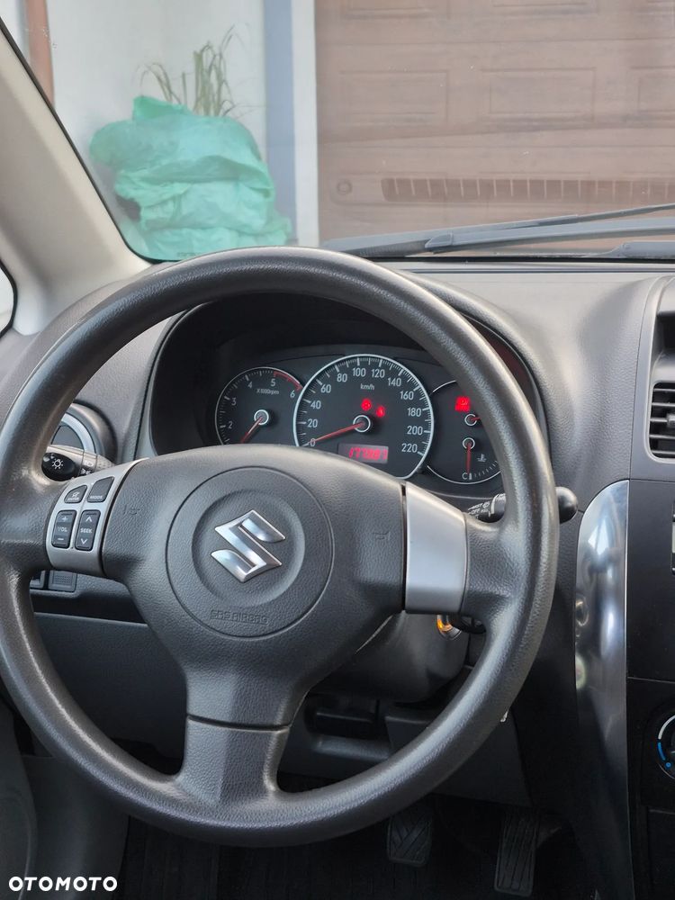 Suzuki SX4 - 9