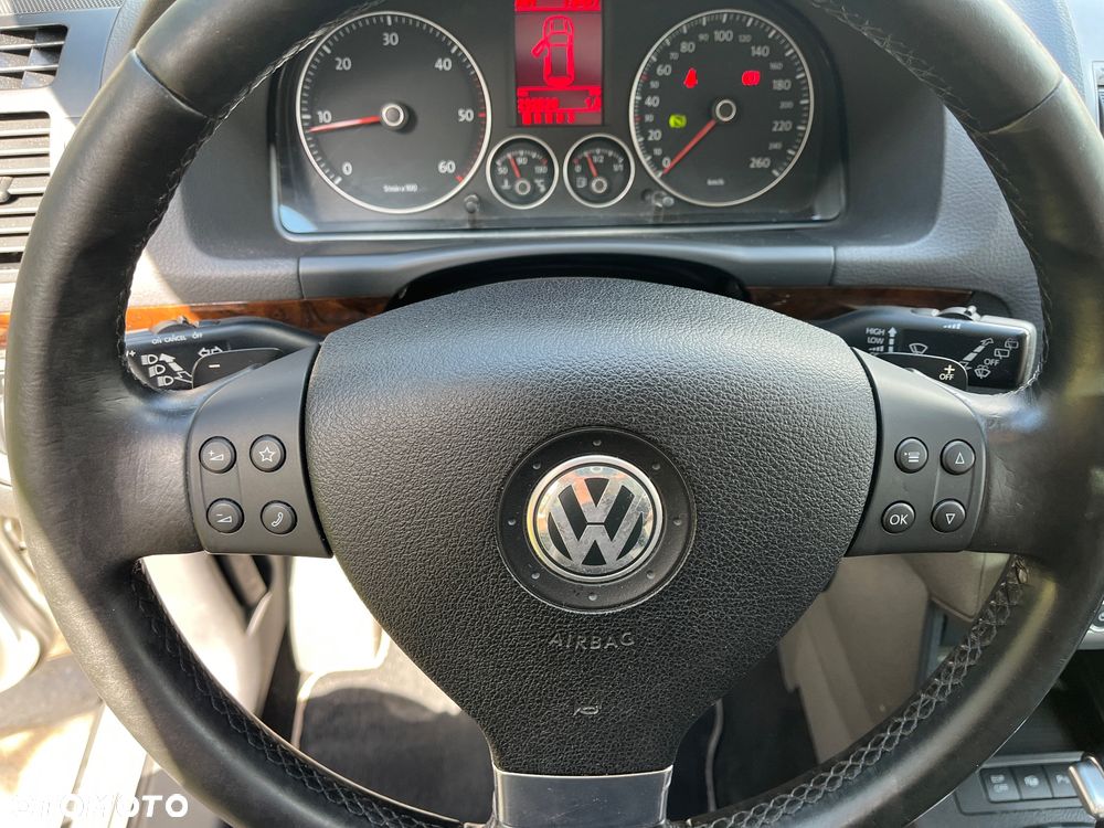 Volkswagen Touran 2.0 TDI DPF DSG Cross - 8