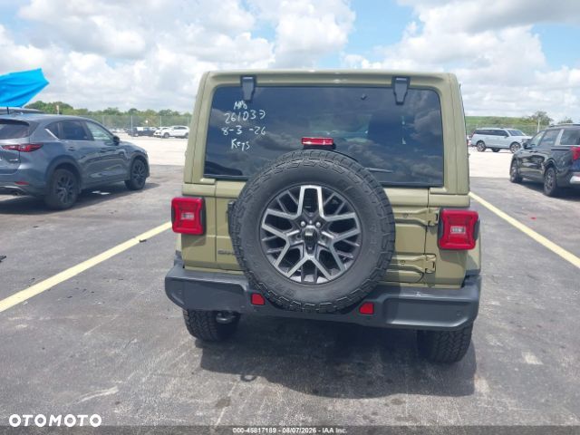 Jeep Wrangler - 12