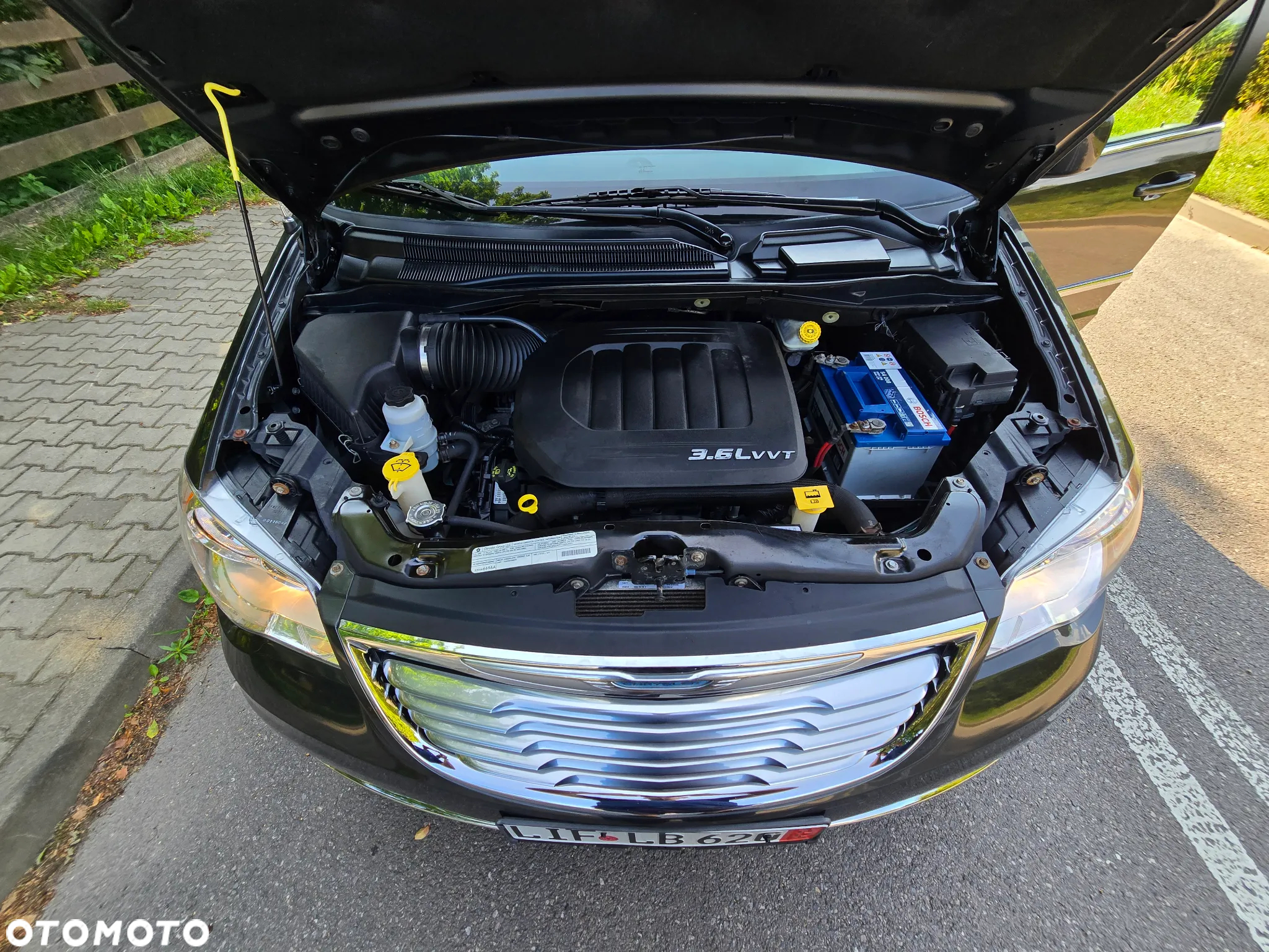 Chrysler Town & Country 3.6 Limited - 26