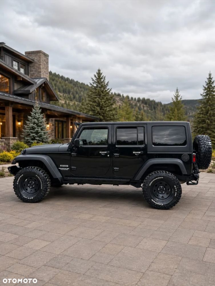 Jeep Wrangler 2.8 CRD Unlim Sport - 3